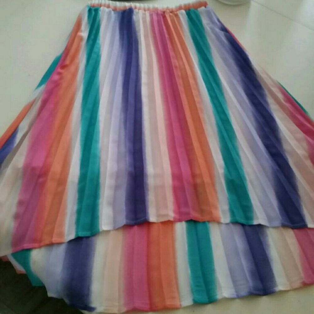 *SOLD*Girl's size 10/12 high low pleated skirt